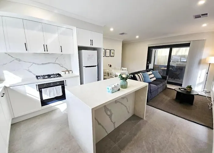 Corporate Entire House 1walk To Curtin *